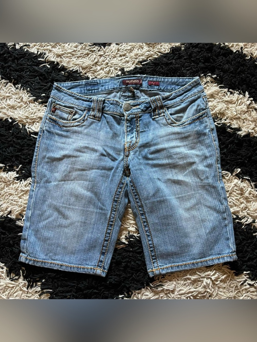 Hot Kiss USA Vintage 2000’s Y2K Elle Fit Denim Low Rise Bermuda Shorts Women’s 9